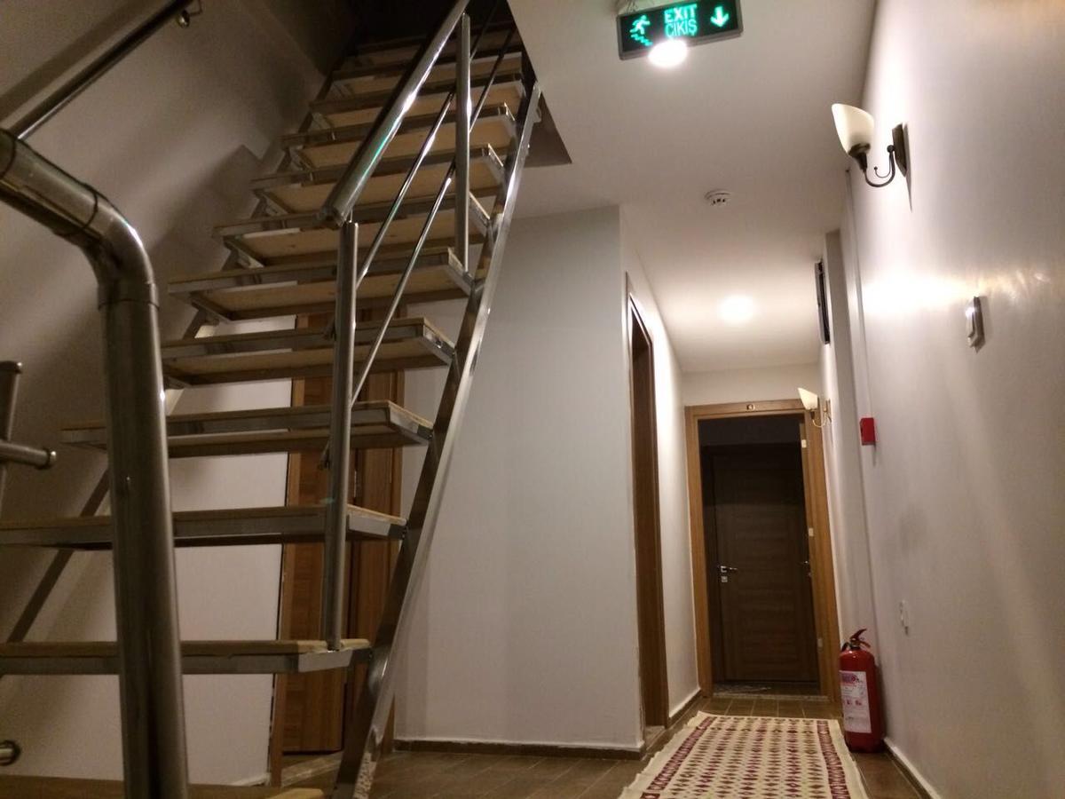 Deniz Hotel Yenifoca Bagian luar foto