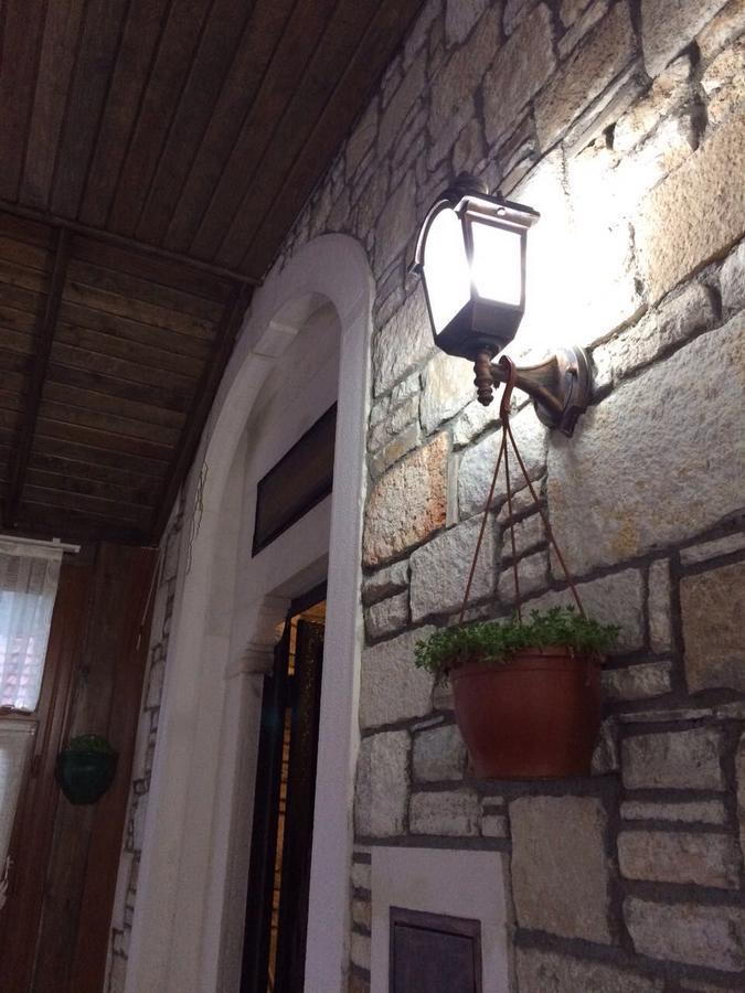 Deniz Hotel Yenifoca Bagian luar foto