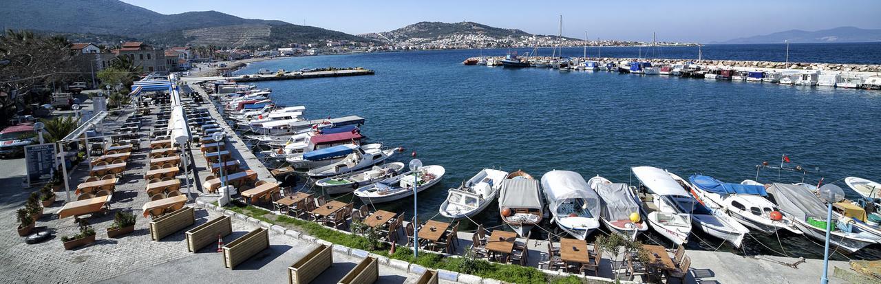 Deniz Hotel Yenifoca Bagian luar foto