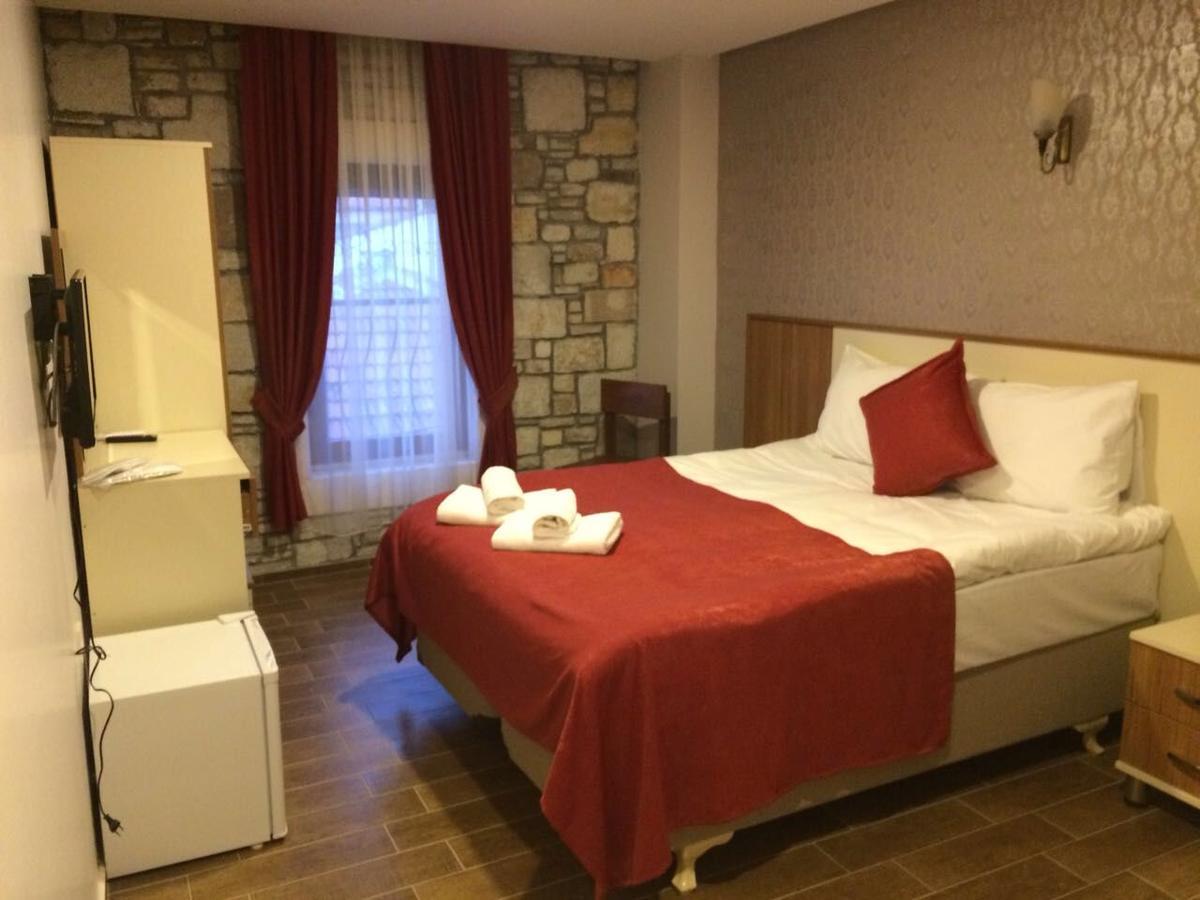 Deniz Hotel Yenifoca Bagian luar foto
