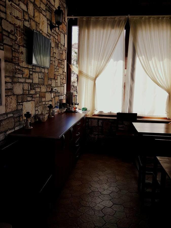 Deniz Hotel Yenifoca Bagian luar foto