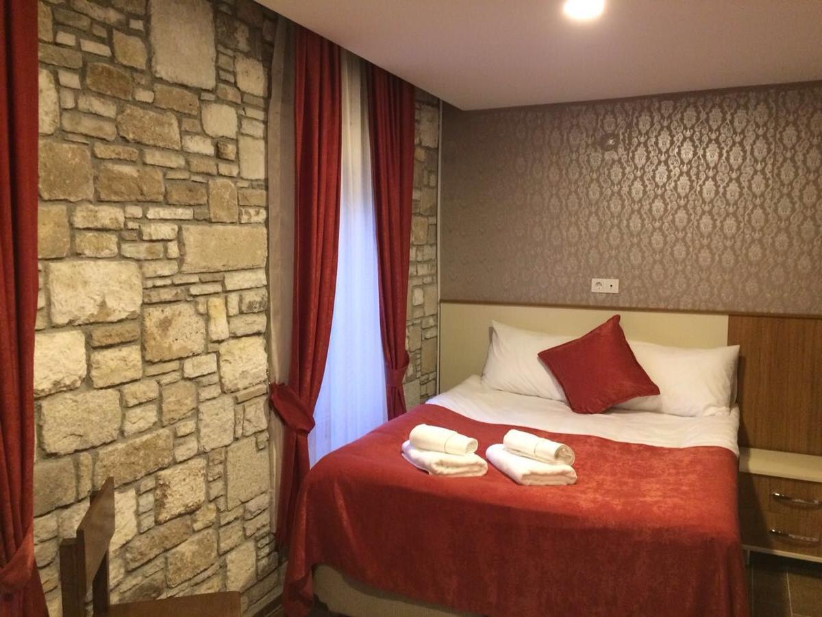 Deniz Hotel Yenifoca Bagian luar foto
