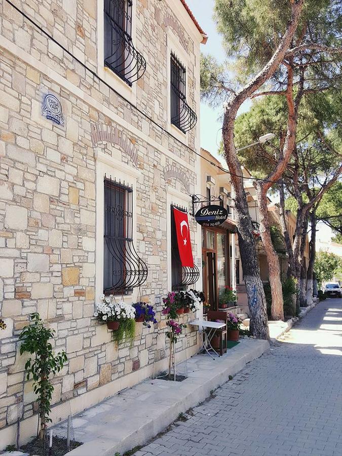 Deniz Hotel Yenifoca Bagian luar foto