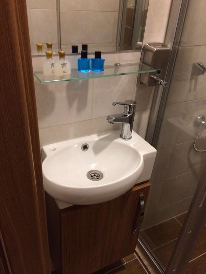 Deniz Hotel Yenifoca Bagian luar foto